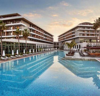 Acanthus Cennet Barut Collection