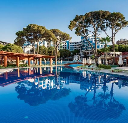 Cornelia De Luxe Resort