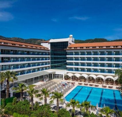 L'Etoile Beach Hotel