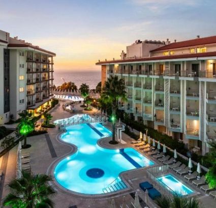 Ramada Hotel & Suites by Wyndham Kusadasi