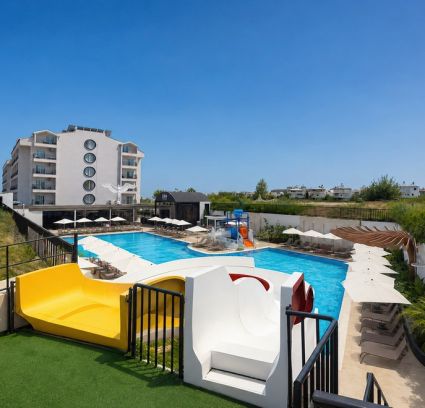 Q Ella Beach Hotel