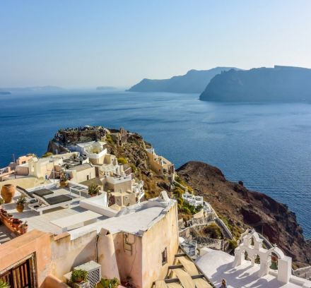 МАЙСКИ ПРАЗНИЦИ НА ОСТРОВ САНТОРИНИ - 3 нощувки - чартърна програма!