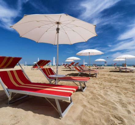 Почивка в ИТАЛИЯ - РИМИНИ, хотел Vittoria 4* - с директен полет до Римини и обслужване на български език! Гарантирани места!