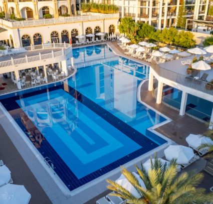 J'ADORE DELUXE HOTEL & SPA