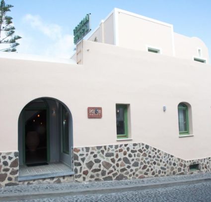 PELICAN HOTEL SANTORINI