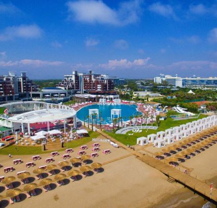 SELECTUM LUXURY RESORT