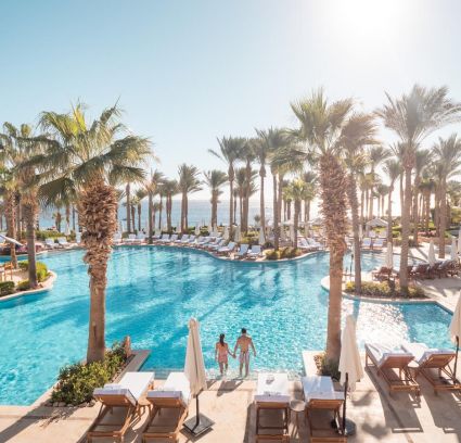 FOUR SEASONS RESORT